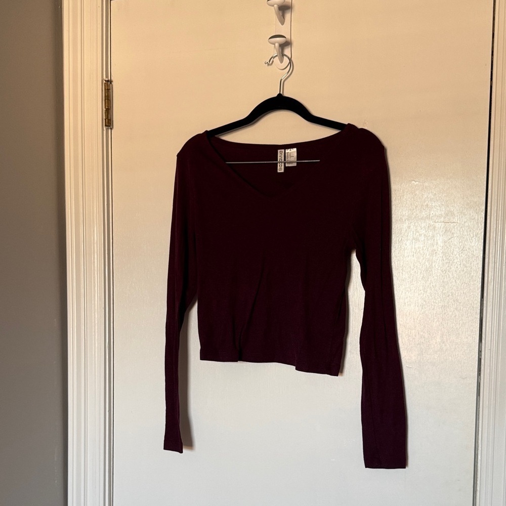 H&M- Women's Burgundy Long Sleeve crop Top- size medium